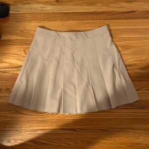 selling aritzia (sunday best) pleated mini skirt in size 6 for $36